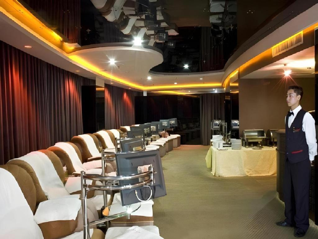 Galaxy Hotel Гуанчжоу Экстерьер фото