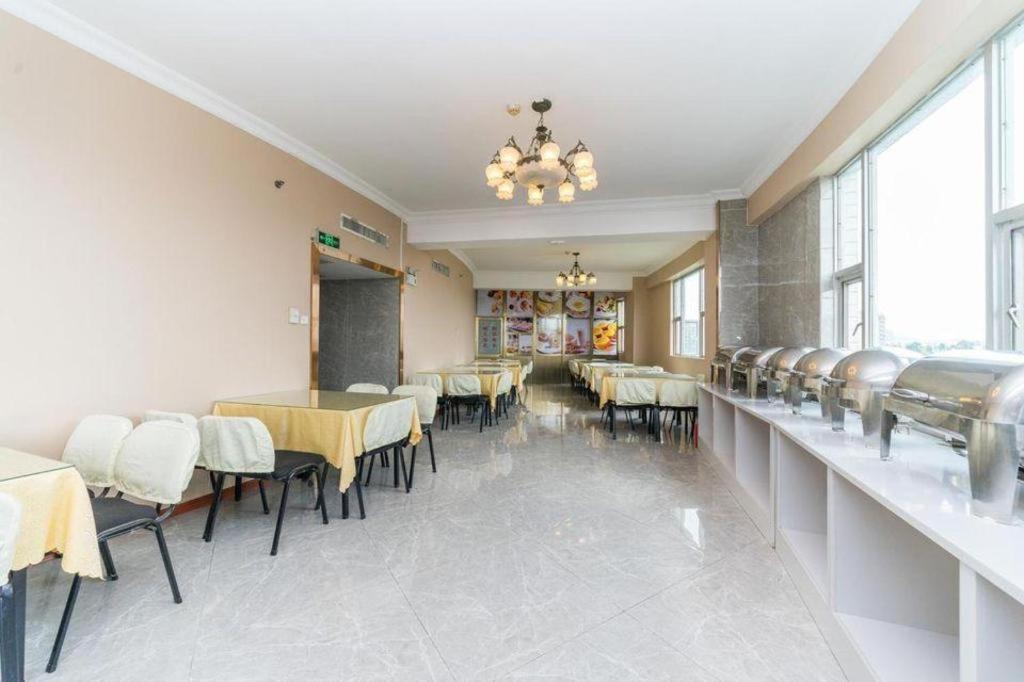 Galaxy Hotel Гуанчжоу Экстерьер фото
